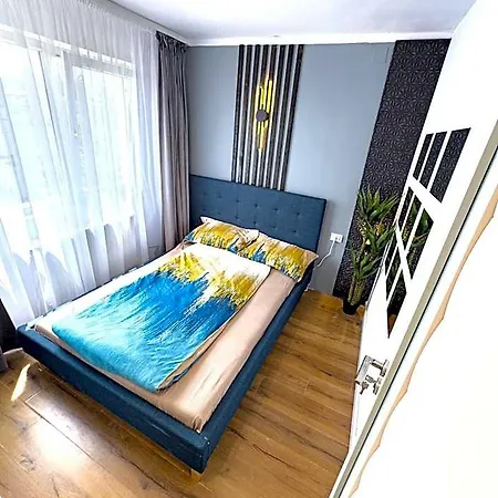 Azzur Aparthotel 3*