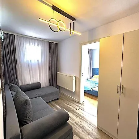 Azzur Aparthotel 3*