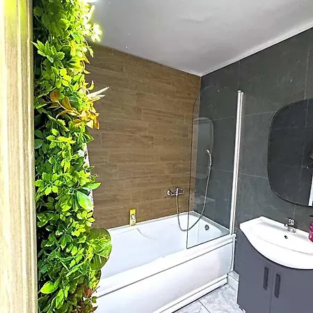Azzur Aparthotel 3*