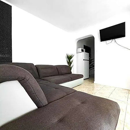 Azzur Aparthotel