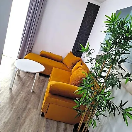 Azzur Aparthotel 3*